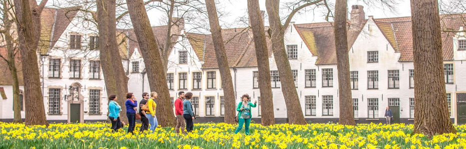 Elderly sisters and laypeople share housing and community in béguinage